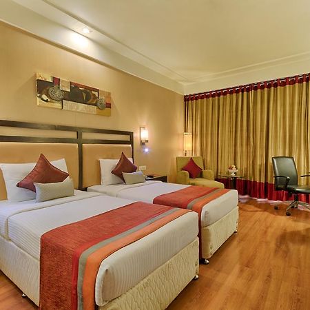 Quality Hotel D V Manor Vijayawāda Exterior foto